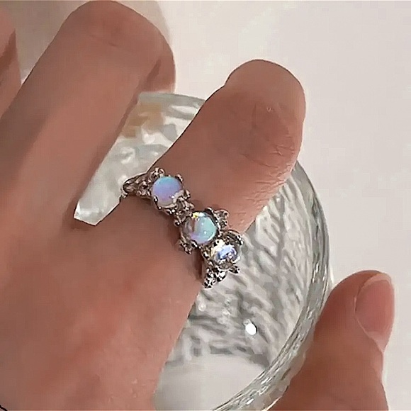 🔵𝟲𝟱%𝗢𝗙𝗙 𝗯𝘂𝗻𝗱𝗹𝗲𝘀 𝟯+🔵 NEW Moonstone Adjustable Ring - Picture 10 of 14